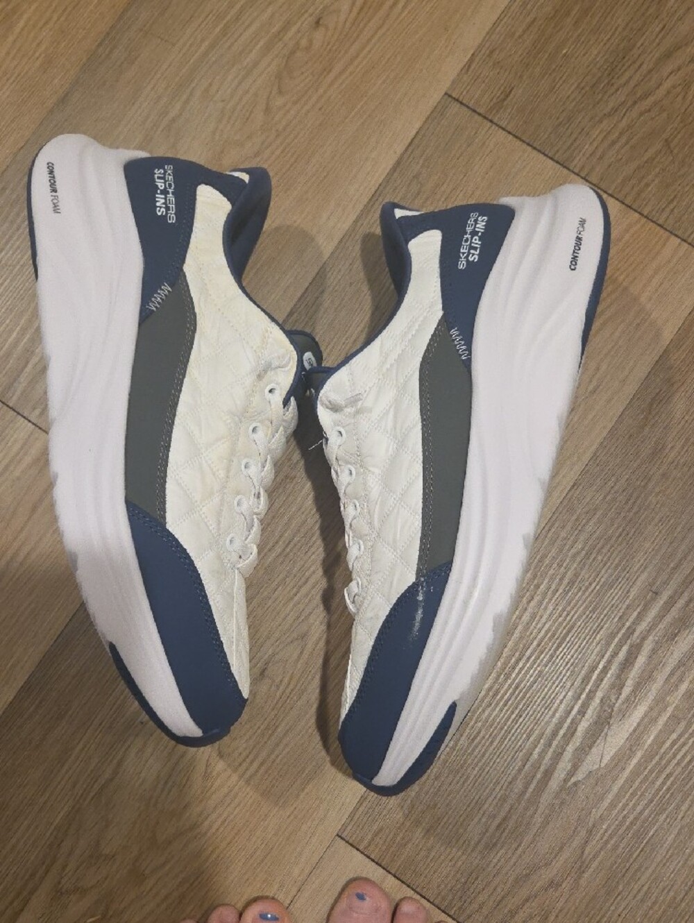Skechers Men's White and Navy Quilted Cozy Fit Sneakers - Picture 5 of 5